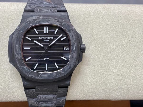 Patek Philippe Nautilus Boîtier en fibre de carbone Cadran noir 5711 Montre 40MM – Image 10