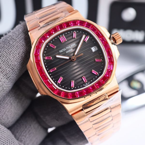 Réplique Patek Philippe Nautilus 5723 112R 001 Montre Homme 40mm – Image 8