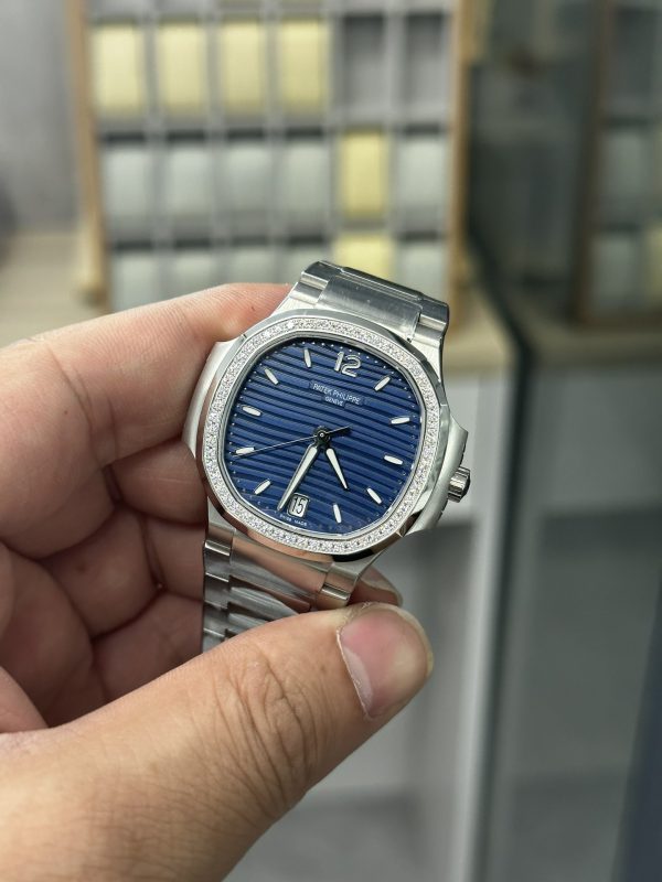 Patek Philippe Nautilus Femme Acier Inoxydable Cadran Bleu 7118 1200A 001 35mm – Image 6