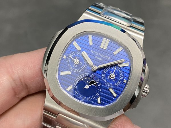 Patek Philippe Nautilus Calendrier Perpétuel Or Blanc Cadran Bleu 5740 1G 001 40mm – Image 9