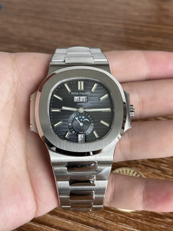 Patek Philippe Nautilus Calendrier Annuel 5726 1A 001 – Image 3