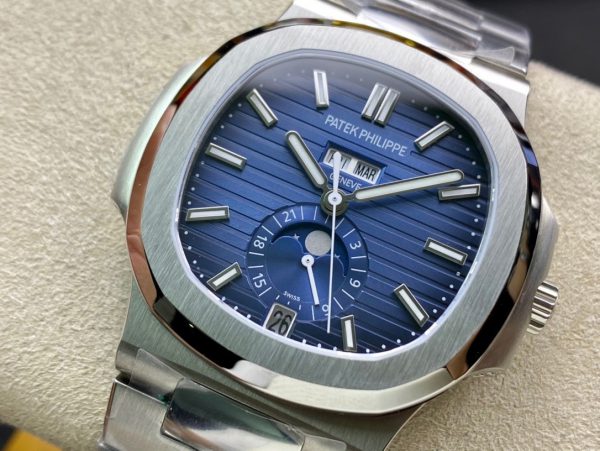 Patek Philippe Nautilus 5726 1A 001 Montre Acier Inoxydable Cadran Bleu 40.5mm – Image 9