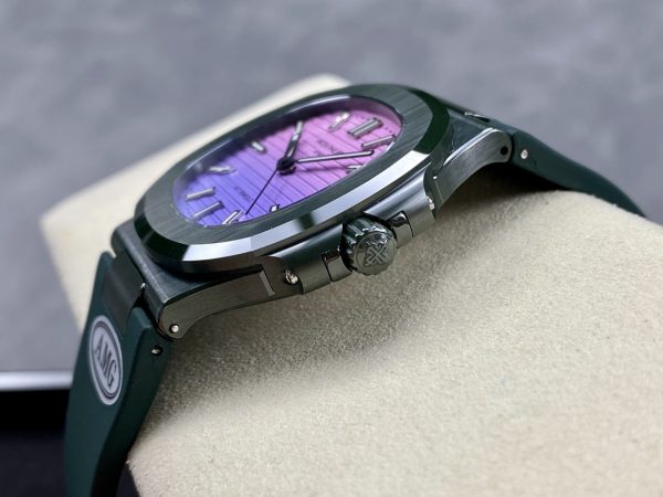Patek Philippe Nautilus Bracelet Vert Cadran Violet 5711 Montre 40MM – Image 6