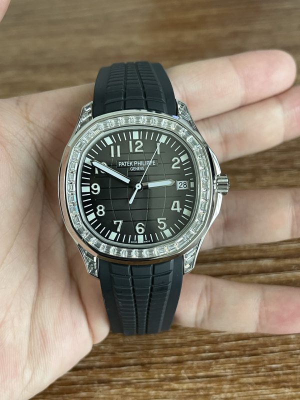 Réplique Patek Philippe Aquanaut 5267 200A 001 Cadran Noir Lunette Diamants – Image 3