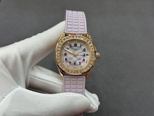 Réplique Patek Philippe Aquanaut 5072R 001 Montre À Vendre – Image 3