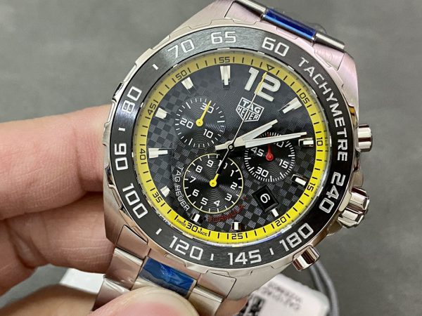 Tag Heuer Formula 1 Chronographe Quartz Cadran Noir CAZ101AC.BA0842 – Image 4