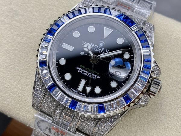 Rolex GMT Master AMG 126710BLRO 40mm Double Fuseau Horaire Cadran Noir Montre à Diamants – Image 8
