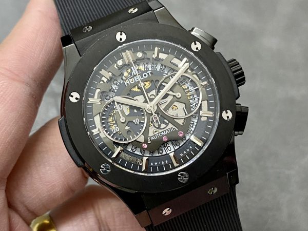 Hublot Classic Fusion 525.CM.0170.RX 45MM Montre Réplique – Image 8