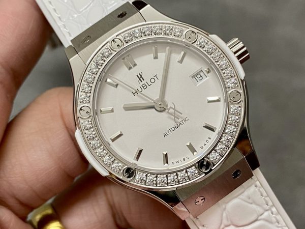 Hublot Classic Fusion Automatique 542.NE.2010.LR.1204 – Image 7