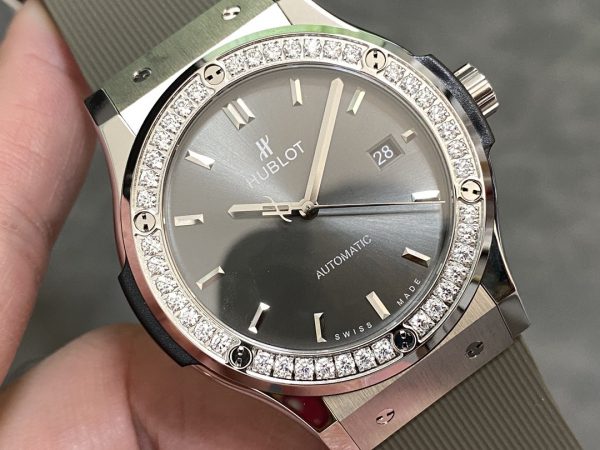 Hublot Classic Fusion Cadran Gris 42mm Montre Hommes Réplique