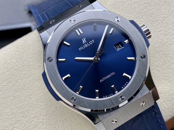 542.NX.7170.LR Hublot Classic Fusion Automatique Bleu – Image 3
