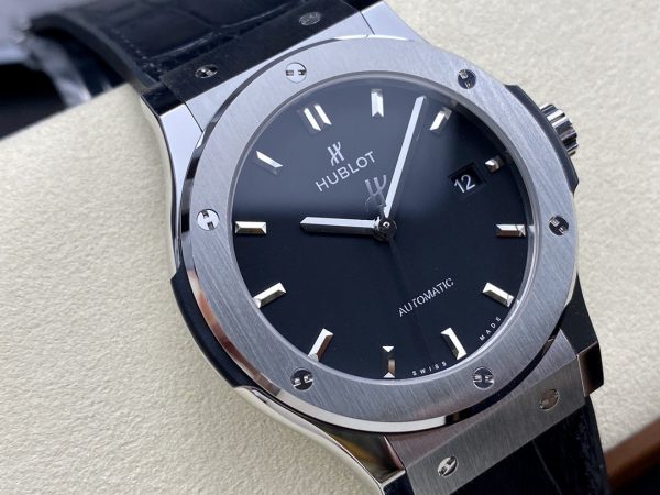 542.NX.1171.LR Hublot Classic Fusion Automatique Noir – Image 3
