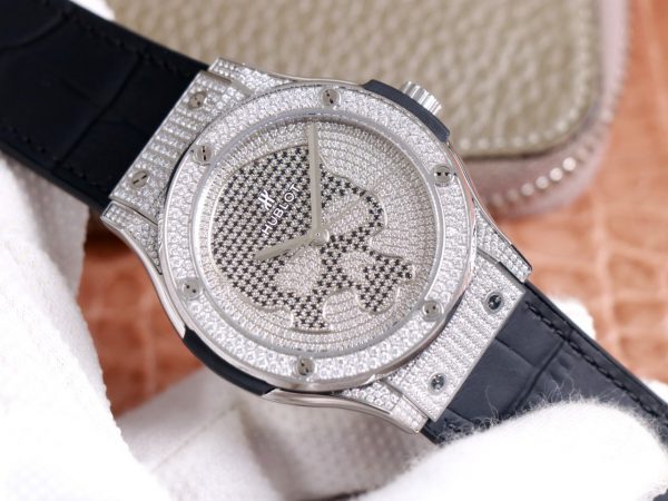 Hublot Classic Fusion Skull Titane Full Pavé 511.NX.9000.LR.1704.SKULL 45mm – Image 4