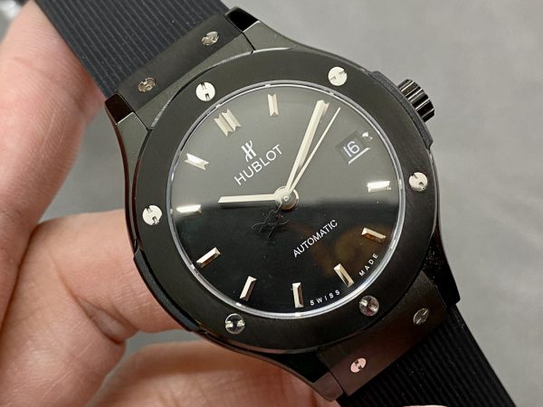 Hublot Classic Fusion 565.CM.1470.RX Femme 38 MM – Image 4