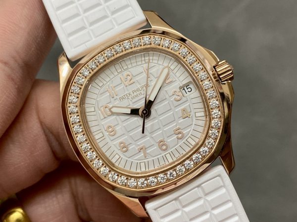 Réplique Patek Philippe Aquanaut Or Rose Cadran Blanc 5068R 010 Montre Femme 36mm – Image 9