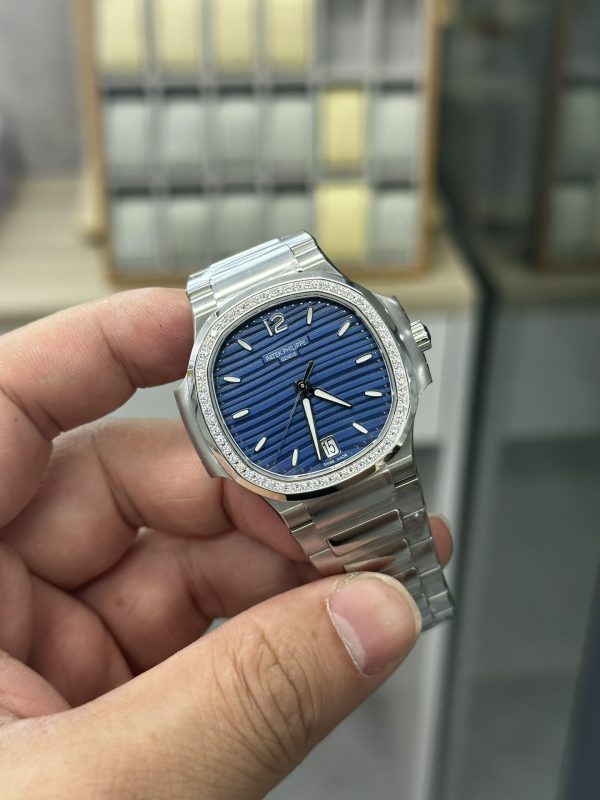 Patek Philippe Nautilus Femme Acier Inoxydable Cadran Bleu 7118 1200A 001 35mm – Image 5