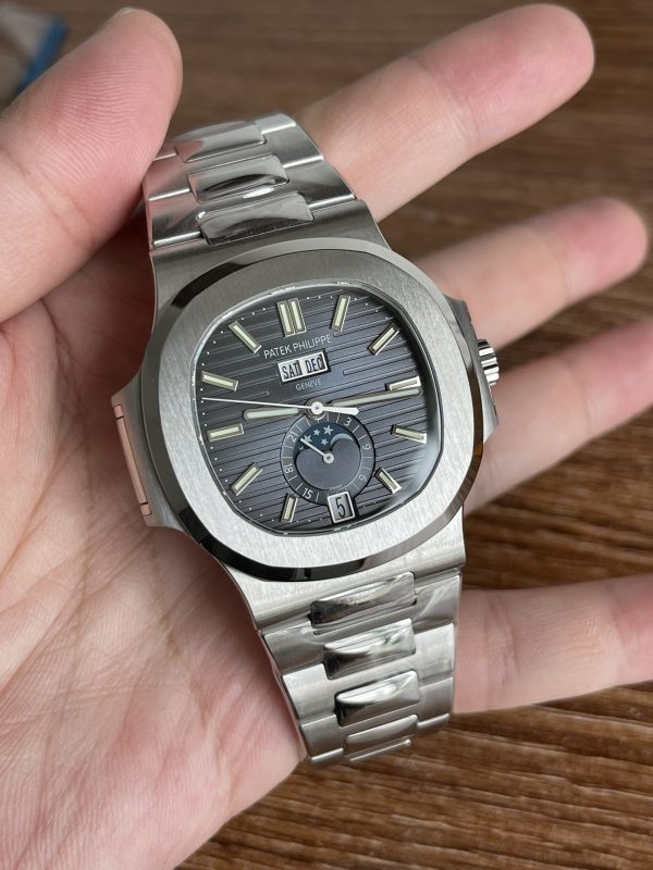 Patek Philippe Nautilus Calendrier Annuel 5726 1A 001 – Image 4