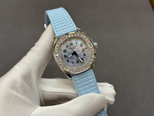 Réplique Patek Philippe Aquanaut 5072G 001 Montre À Vendre – Image 4