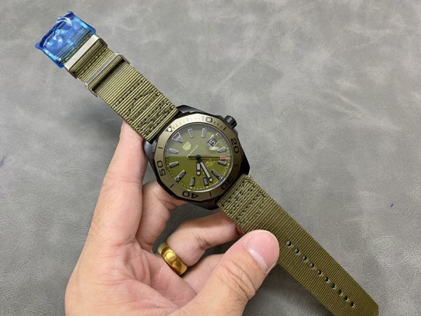 Tag Heuer Aquaracer Cadran Mat Kaki Automatique WAY208E.FC8222 43mm – Image 3