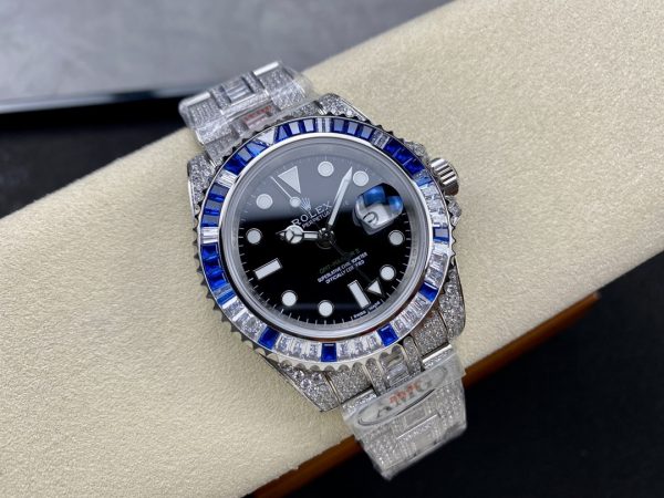 Rolex GMT Master AMG 126710BLRO 40mm Double Fuseau Horaire Cadran Noir Montre à Diamants – Image 7