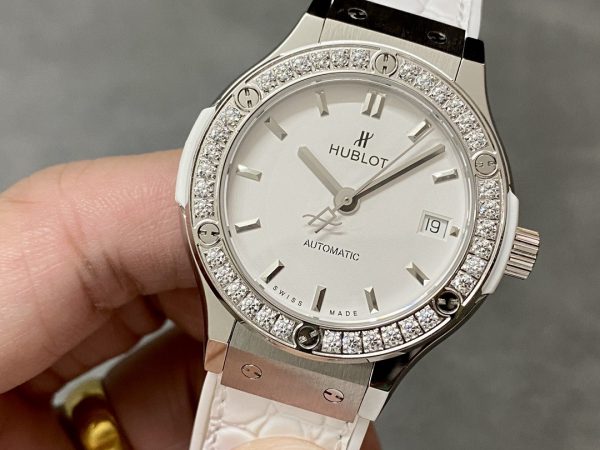 Hublot Classic Fusion Automatique 542.NE.2010.LR.1204 – Image 6