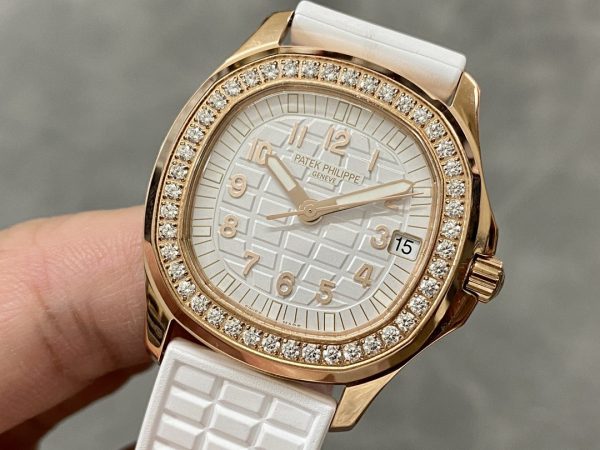 Réplique Patek Philippe Aquanaut Or Rose Cadran Blanc 5068R 010 Montre Femme 36mm – Image 8
