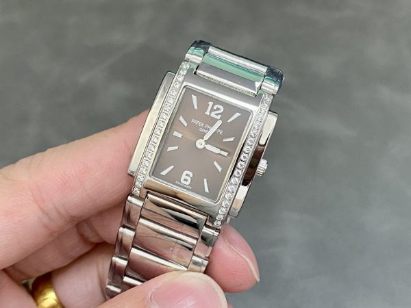 Patek Philippe Twenty4 4910 1200A 010 Quartz Femme 25x30mm – Image 7