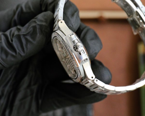 Patek Philippe Nautilus Femme Or Blanc Lunette Sertie de Diamants 7118 – Image 6