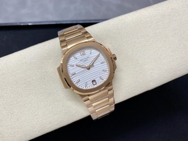 Patek Philippe Nautilus Femme Or Rose & Or Jaune Cadran Argent 7118 1R 001 35.2mm – Image 7