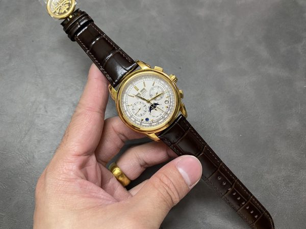 Patek Philippe Grandes Complications Calendrier Perpétuel Chronographe 5970J 001 – Image 3