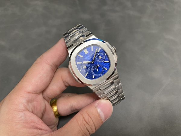 Patek Philippe Nautilus Calendrier Perpétuel Or Blanc Cadran Bleu 5740 1G 001 40mm – Image 7