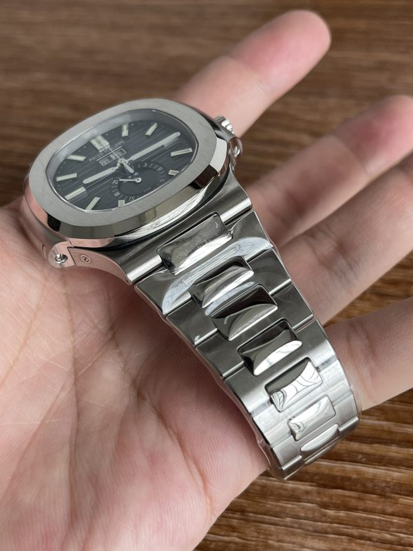 Patek Philippe Nautilus Calendrier Annuel 5726 1A 001 – Image 5