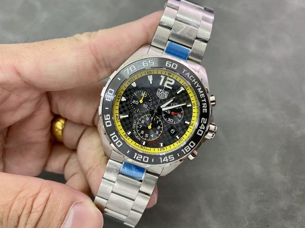 Tag Heuer Formula 1 Chronographe Quartz Cadran Noir CAZ101AC.BA0842 – Image 6