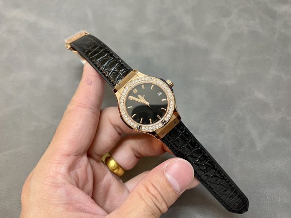 Hublot Classic Fusion 581.OX.1480.RX.1704 33mm Montre Réplique Femme – Image 6