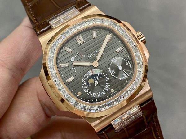 Réplique Patek Philippe Nautilus 5724 001 Montre Homme 40mm – Image 4