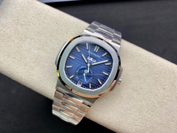 Patek Philippe Nautilus 5726 1A 001 Montre Acier Inoxydable Cadran Bleu 40.5mm – Image 6