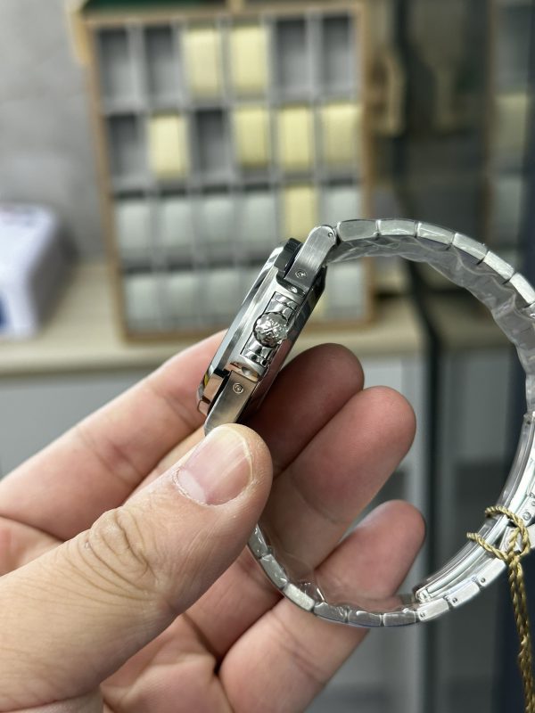 Patek Philippe Nautilus Calendrier Annuel Cadran Blanc 5726 1A 010 – Image 3