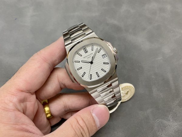 Réplique Patek Philippe Nautilus 5711 1A 011 Cadran Blanc Montre Homme 40mm – Image 3