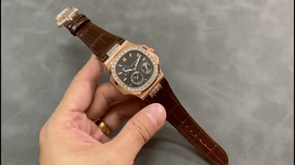 Réplique Patek Philippe Nautilus 5724 001 Montre Homme 40mm – Image 3