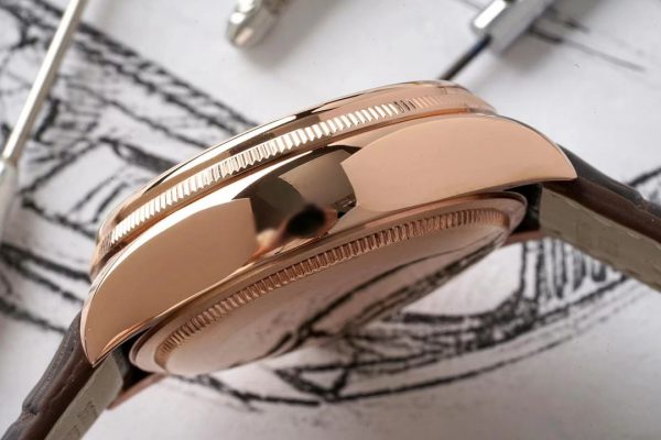 Rolex Cellini Dual Time 50525 Cadran Argent Bracelet Cuir Brun 39mm Montre Réplique Homme – Image 4