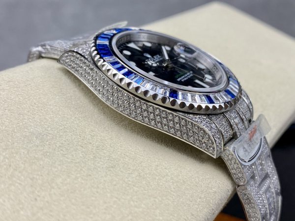 Rolex GMT Master AMG 126710BLRO 40mm Double Fuseau Horaire Cadran Noir Montre à Diamants – Image 5