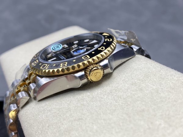 Rolex GMT Master II Cadran Noir Acier Or Jaune 18kt 126713GRNR 0001 Montre Homme – Image 2
