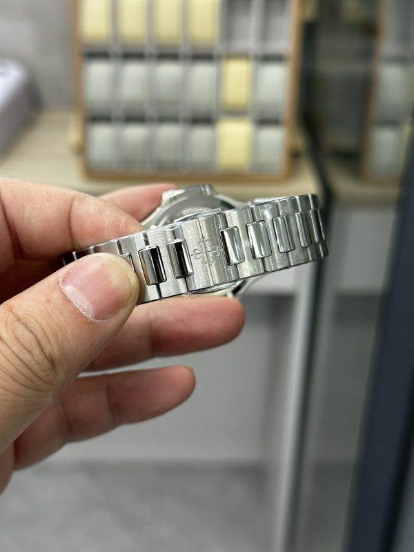 Patek Philippe Nautilus Femme Acier Inoxydable 7118 1A 010 – Image 7