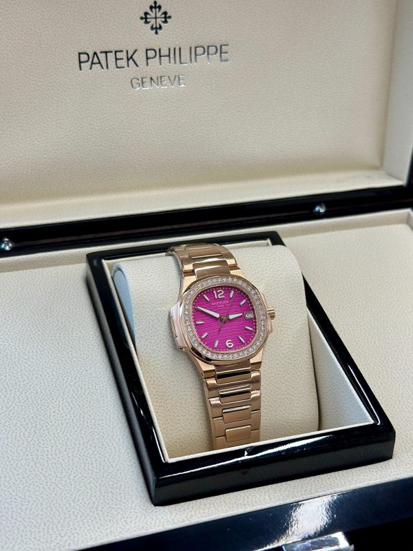 Patek Philippe Nautilus 7010 1R 013 Cadran Violet 32mm – Image 3
