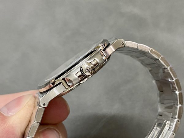 Réplique Patek Philippe Nautilus 5711 1A 011 Cadran Blanc Montre Homme 40mm – Image 8