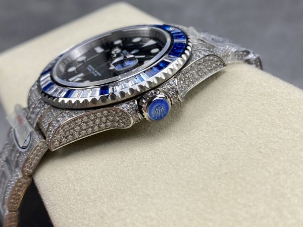 Rolex GMT Master AMG 126710BLRO 40mm Double Fuseau Horaire Cadran Noir Montre à Diamants – Image 4