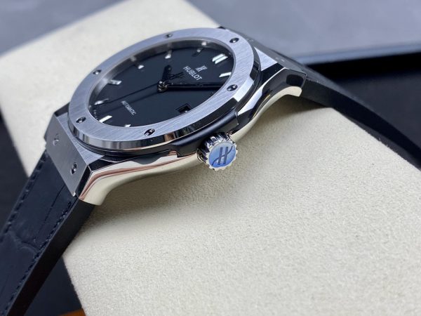 542.NX.1171.LR Hublot Classic Fusion Automatique Noir – Image 4