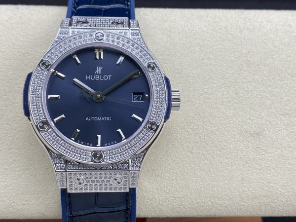 511.NX.7170.LR Hublot Classic Fusion Diamant Automatique – Image 3