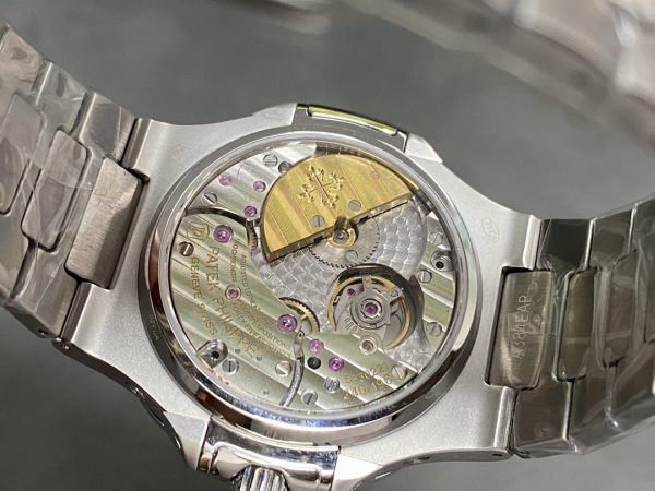 Patek Philippe Nautilus Calendrier Perpétuel Or Blanc Cadran Bleu 5740 1G 001 40mm – Image 4
