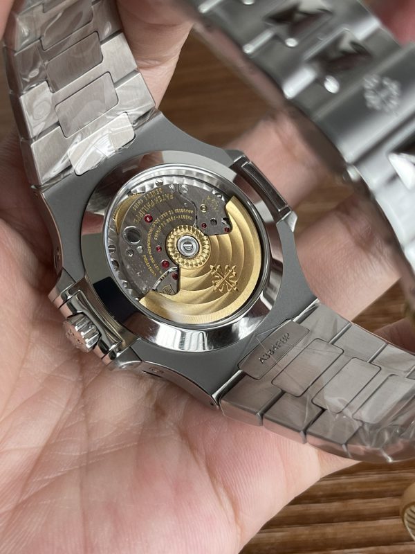 Patek Philippe Nautilus Calendrier Annuel 5726 1A 001 – Image 8